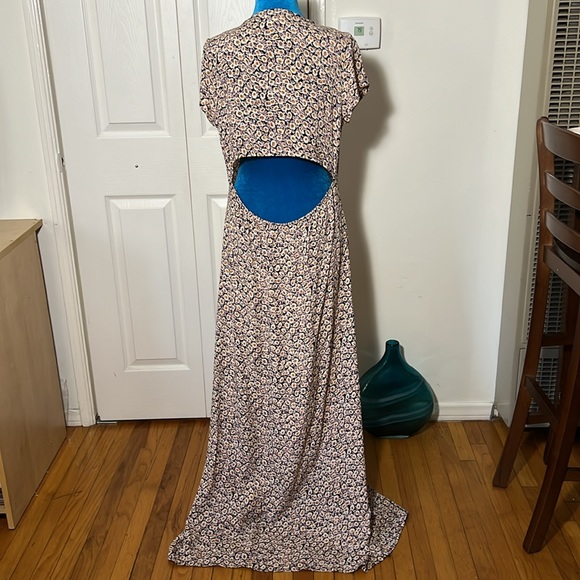 NWOT Flynn Skye Floral Cut out Maxi dress Small - Picture 4 of 8